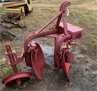 Dearborn 2-Bottom Turn Plow, 3 pt Hitch