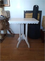 Antique side table 25x17 - 28 1/2 h