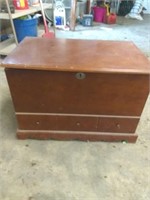 Chest with contents 23x14x16 pressboard