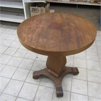 Vintage table round. Wood.