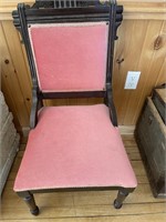 VINTAGE CHAIR