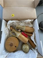 VINTAGE WOOD/POTTERY SET