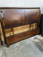 QUEEN SIZE MAHOGANY BED BY LEGACY