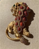 @KJL China lion brooch, vintage