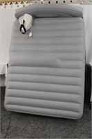 AIR MATTRESS WITH BUMP IN THE MIDDLE- THE AERO BED