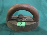 Sad iron with removable wooden handle