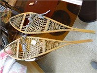 MODERN SNOWSHOES, BINDING MAY NEED REPAIR OR