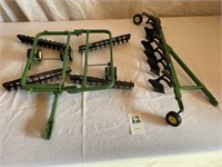 John Deere Fold Up Disc Arm Piece (broke)