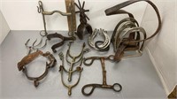 17PC METAL & LEATHER HORSE TACK LOT- SPURS