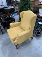 Leather wingback recliner