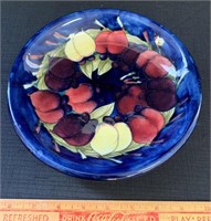 LOVELY MOORCROFT COBALT BLUE PLATE - 8 1/2 INCHES