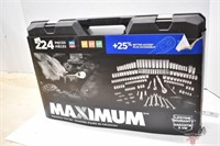 Maximum 224 Piece Tool Kit unused