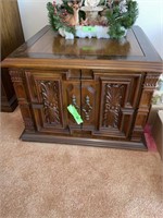 WOOD & PLASTIC END TABLE  28 X 28