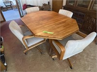 SOLID OAK BUTCHER BLOCK DINING TABLE W/ 4 CHAIRS>>