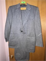 VINTAGE TAILORED WOOL SUIT   ( NO SIZE)