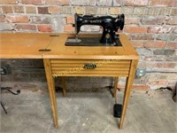 Singer Centennial ed featherweight sewing machinem