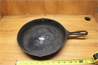 Cast Iron Fry Pan with Heat Ring