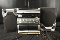 Philips Magnavox Radio And 3 CD Changer