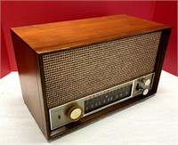1968 Zenith AM FM Radio.