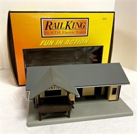 Rail King MTH Trains Depot with Box
