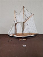 "Bluenose" modle boat