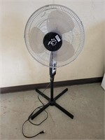 Electric floor standing fan tested and works