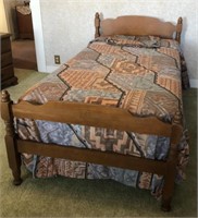 Twin bed w/mattress & boxspring