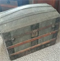 Antique Trunk  (No Tray)