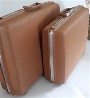 2-Aspen Vintage Suitcases