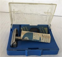 Vintage Gillette razor in original