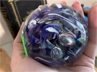 ART GLASS PAPERWEIGHT