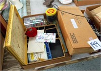 Sewing Items, Singer Handy Stitch w Box