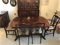 Mahogany Duncan-Phyfe Style Table & 6 Chairs