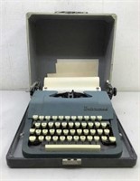 Manual Underwood Type writer with case  Works