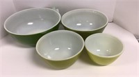 Set of 4 matching PYREX nesting green bowls