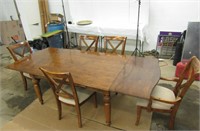 Kincaid Maple Extendable Table w/5 Padded Chairs
