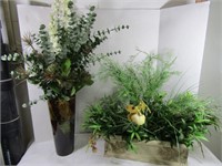 2 Artificial Plants in Vase(1 Vase cracked)