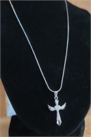STERLING SILVER 22" CHAIN & WINGED CROSS PENDANT