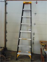 DeWalt 8' Step Ladder