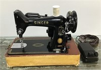 Vintage Singer 99K sewing machine - working