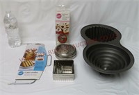 Wilton Cake Leveler, Cutters & Cupcake Baking Pan