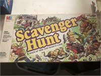 Vintage Milton Bradley Scavenger  Hunt board Game