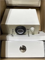 Swiss Madison Toilet Tank And Lid