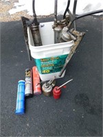 3 grease guns &, 3 tubes of grease & 2 oil cans