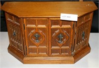 TABLE TOP JEWERLY CABINET