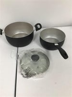 Oster   2 Cooking Pots and 1 Lid