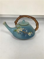 Roseville Tea Pot   371P