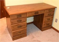 Kneehole Desk (4 Drawers)