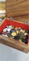 Box old metal buttons