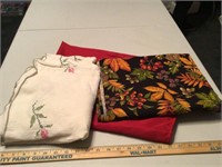 3 various table cloths